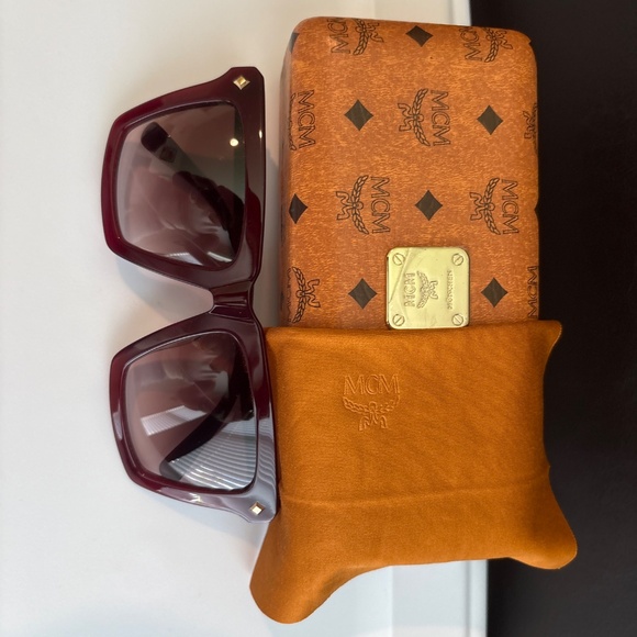 MCM Designer Red Sunglasses - Picture 2 of 4